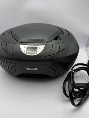 Jensen CD-475 Portable CD Player AM/FM Radio Boombox Black TESTED WORKS